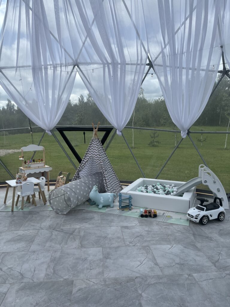 Neutralių spalvų žaidimų zona Neutrali žaidimųzona