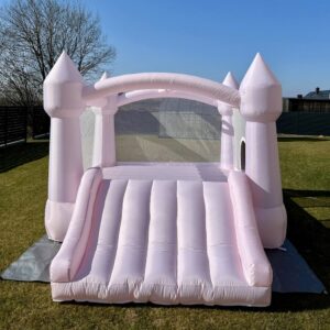 Rožinis batutas "Princesių Pilis" - Jūsų mažųjų princesių šventėms gamtoje