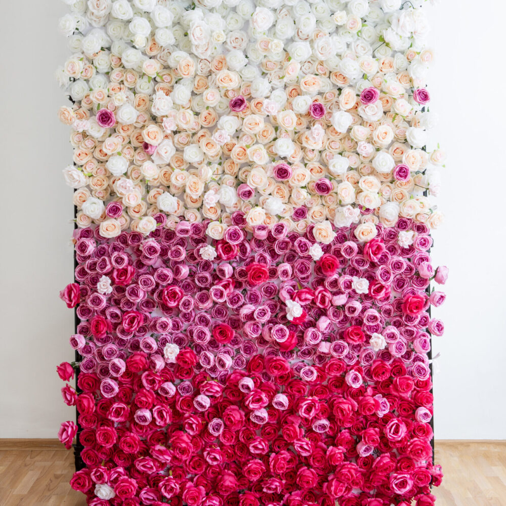 Dirbtinių rožių sienelė